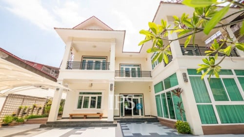 #វីឡាសម្រាប់ជួល 5 BEDROOM VILLA – BOEUNG TRABEK, PHNOM PENH