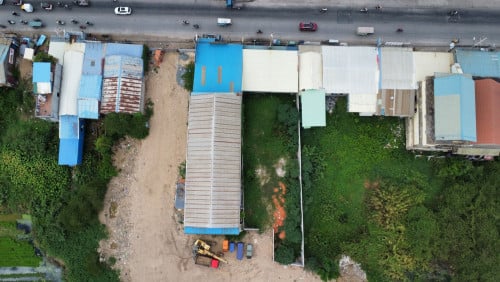 Land and warehouse for rent  -R162