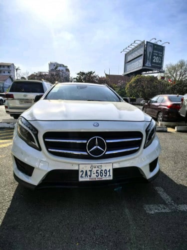 Mercedes Benz GLA200