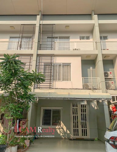 ផ្ទះវីឡាកូនកាត់ សម្រាប់លក់ក្នុង បុរីប៉េងហួត ៥៩៨