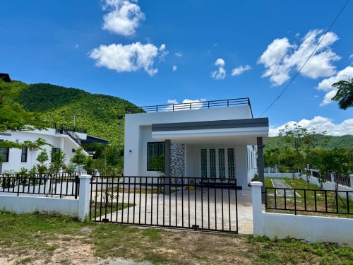 2.វីឡាលំហែ ផ្ទះកែង នៅទំនប់ម្លច កំពត