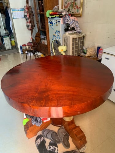 តុឈើធ្នង់ត្រូវការលក់ មុខកាត់ 118mm កម្រាស់1.1។