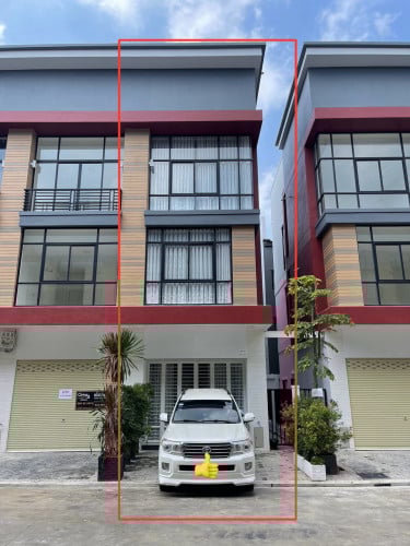 ផ្ទះកែងអាជីវកម្មសម្រាប់លក់ ថែមជូនឡានក្នុងផ្ទះ១គ្រឿង/បុរីប៉េងហួត បឹងស្នោរ Polaris2 មានចំណូលស្រាប់