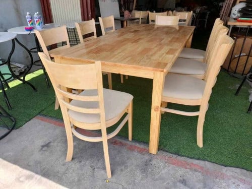 Set dinning table
