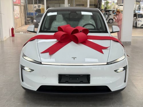 Tesla Model Y 2025 ជិះបាន 719 km តំលៃចចារបាន