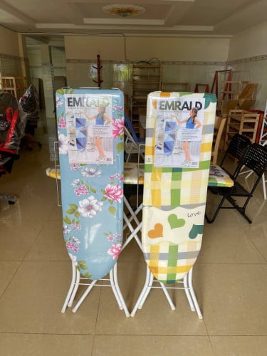 តុអ៊ុតខោអាវ