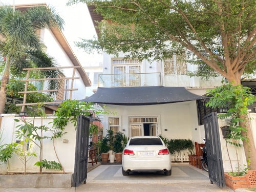 ផ្ទះលក់បន្ទាន់(ខាតច្រេីន)