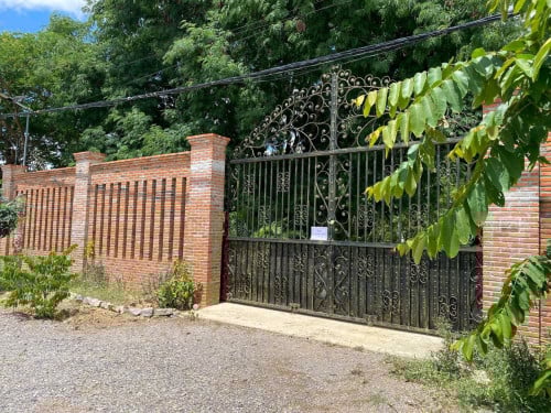 ដីសម្រាប់ជួលបើកអាជីវកម្ម អាហារដ្ឋាន ហ៊ាងកាហ្វេ កីឡារបាល់ទះ