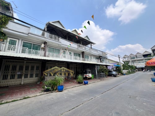 ផ្ទះលក់ ក្នុងបុរីមហាសម្បត្តិ ចំការដូង - បរិយាកាសល្អ ងាយស្រួលរស់នៅ