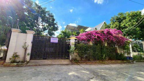 ផ្ទះស្រស់ស្អាតលក់នៅជ្រោយចង្វារ