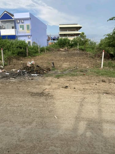 ដីលក់បន្ទាន់ភូមិមិត្តភាពប៉ោយប៉ែត។