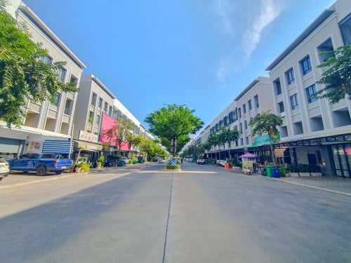 ផ្ទះអាជីវកម្ម លក់បន្ទាន់!!