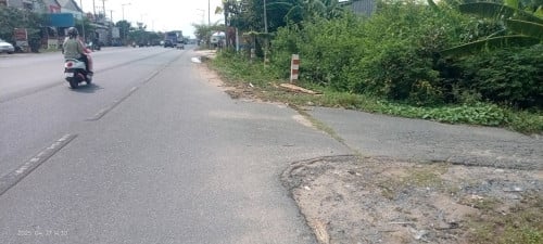 ដីលក់ជាប់ផ្លូវជាតិលេខ១ ក្បាលកោះ