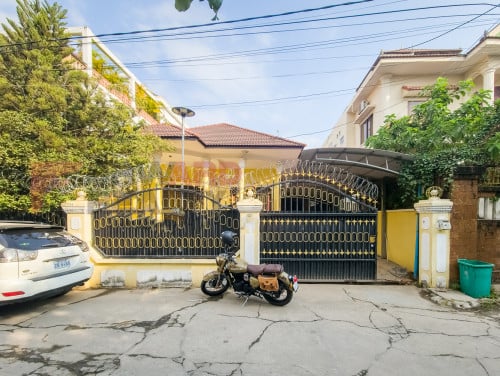 🏡 ផ្ទះ និងដីសំរាប់លក់ នៅសង្កាត់ទន្លេបាសាក់ ក្រោយសាលាភូមិន្នរដ្ឋបាល​