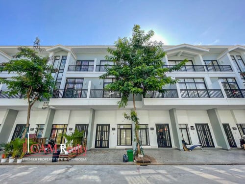 ផ្ទះវីឡាកូនកាត់ សម្រាប់លក់ក្នុង បុរីប៉េងហួតបឹស្នោរ