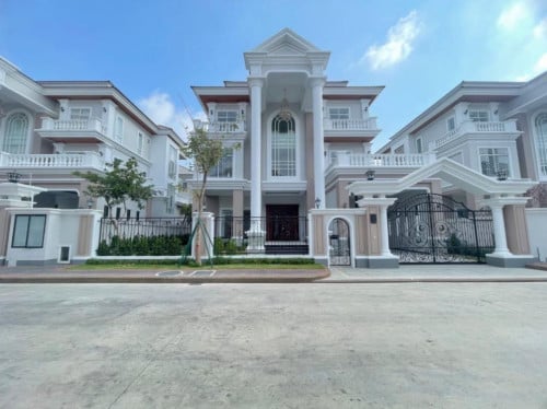 ផ្ទះ​វីឡា​ទោលសម្រាប់លក់