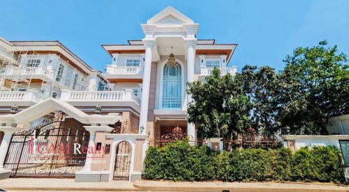 🏠 វីឡាឃ្វីន (Queen Villa) សម្រាប់លក់ ក្នុងបុរីប៉េងហួតបឹងស្នោរ