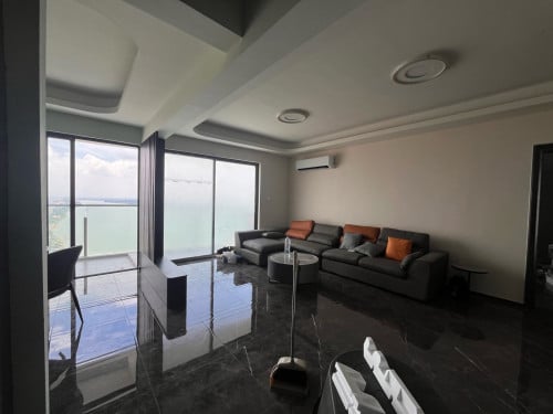 Luxury 3BR ( Customized ) Condo for Rent | 42nd Floor |North Full Mekong View