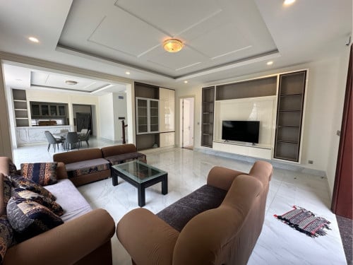 ផ្ទះ​វីឡា​ទោលសម្រាប់ជួល