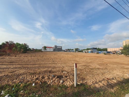 ដីលក់ជិតឆ្នេរអូរត្រេះ ក្រុងព្រះសីហនុ