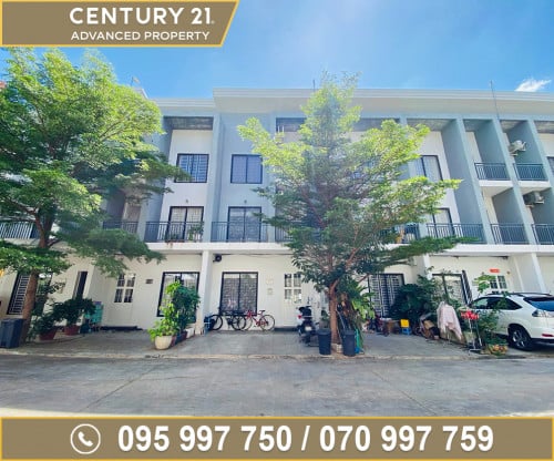 🏘 វីឡាកូនកាត់ (LA) ក្នុងបុរី អារ៉ាតា ជិតបេឡាជាតិ (ប.ស.ស.) ត្រូវការលក់បន្ទាន់ខ្លាំង