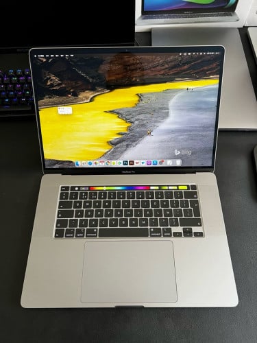 Used MacBook Pro 2019 | CPU i7 | 16GB RAM | 500GB SSD | AMD Radeon Pro 5300M 4G