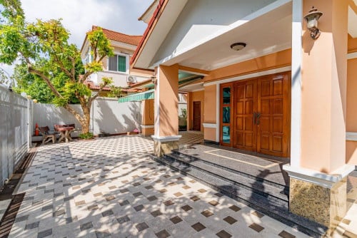 Single Villa for Sale in Borey Bassac Garden