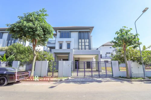 6+1 Bedrooms Queen Villa For Rent in Chip Mong Park Land 598