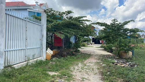 ដីផ្លូវកែង២ជ្រុងប្រជុំ4(10x20)