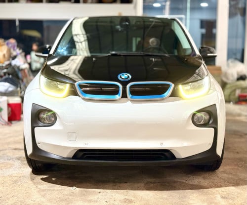 2016 BMW i3  Power Electric (សាំងនិងប្រើអគ្គិសនី)មានរូបរាងដ៍ស្រស់ស្អាត កំលាំងខ្លាំង សន្សំសំចៃខ្ពស់ ។