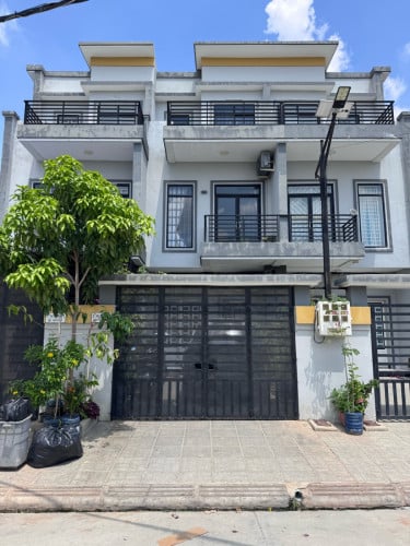 Link Villa ខ្នាតធំ 4.5 * 16m លក់បន្ទាន់