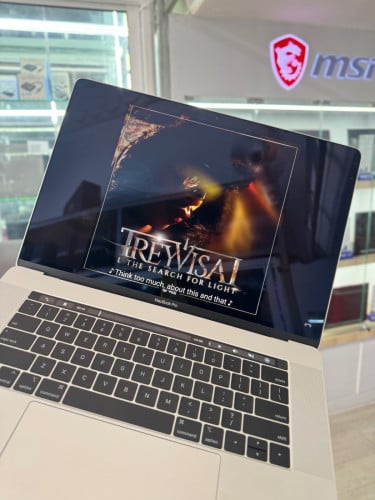 MacBook Pro 15 (2018) / i7-8th / 32GB / M2 500GB / 15.4”(Retina) / 560X(4GB) / Backlight Keyboard