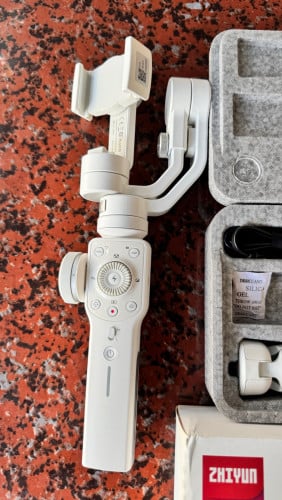Zhiyun Smooth4
