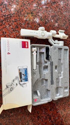 Zhiyun Smooth4