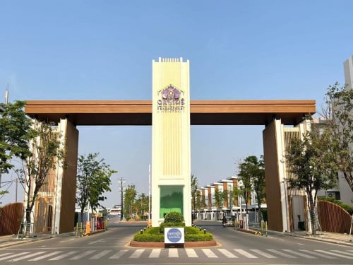 វីឡា​ភ្លោះលក់បន្ទាន់តម្លៃក្រោមទីផ្សារ