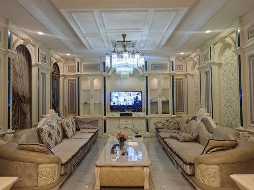 ផ្ទះ​វីឡា​ទោលប្រណិតសម្រាប់ជួល