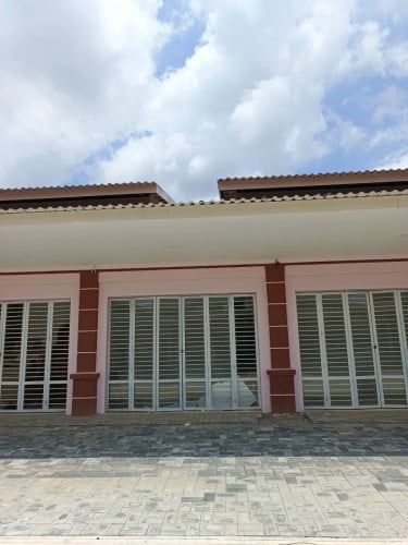 ផ្ទះ និងដីសម្រាប់លក់