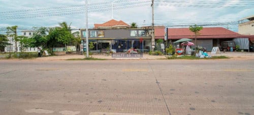 ដីកន្លែងធ្វើអាជីវកម្មលក់ទំហំធំមានរោងចក្រស្រាប់ លក់ខាតក្រោមទីផ្សារ បង់រំលោះបាន
