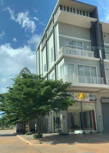 ផ្ទះលក់ខាត ប្រភេទ shop house ថោកជាងបុរី ៣មុឺនម្ចាស់ប្រញាប់លុយ ចរចារបាន