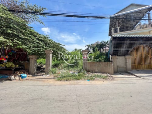 ដីសម្រាប់លក់​  ផ្លូវ79BT បឹងទំពុន1 មានជ័យ