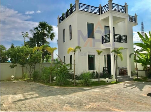 2 Bedrooms Apartment For Rent