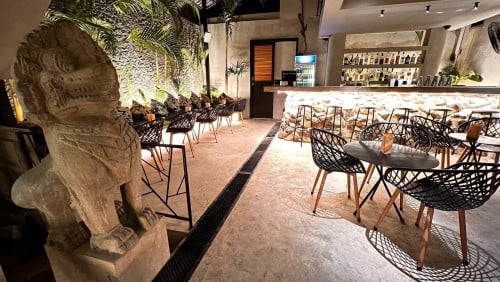 Bar + kitchen + 2 studio