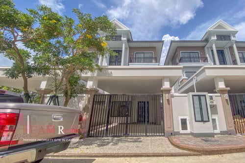 ផ្ទះវីឡាភ្លោះ សម្រាប់លក់ក្នុង បុរីប៉េងហួតបឹងស្នោរ