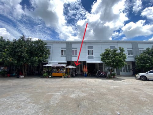 ផ្ទះលក់ទល់មុខផ្សារ មានចំណូលជួលប្រចាំខែស្រាប់