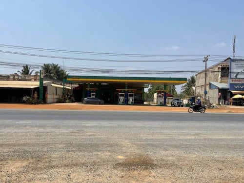 ការះសាំងដេប៉ូតេលាលើផ្លូវជាតិ4 នៅចំកណ្តាលផ្សារទីប្រជុំជនសំរាប់ជួល(tela station for rent)