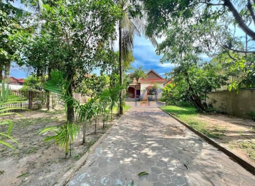 3 Bedrooms House For Rent_ Siem Reap