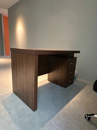 Set office (ឆុតធ្វើការ)
