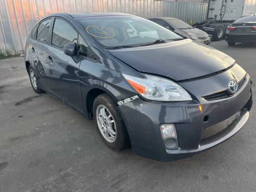 Toyota Prius 2010 ប្រភេះ ប៉ះស្រាល ឃ្មុំស៊ីន