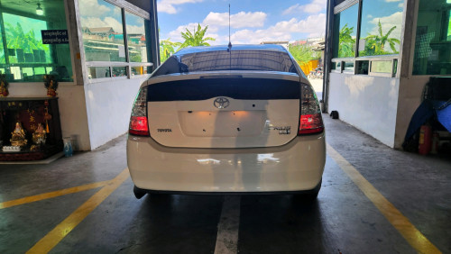 Prius ជួល ខែ