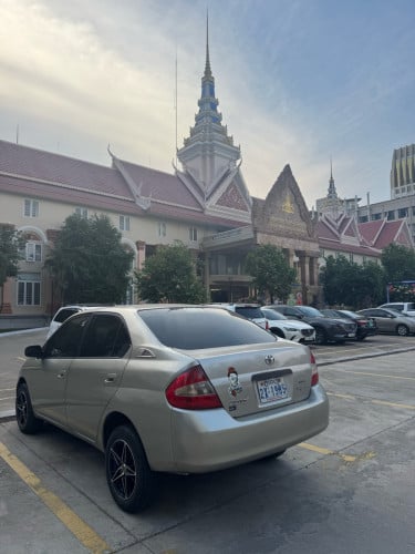PRIUS 2001 ធូរថ្លៃ ស្អាតណាស់ក្នុងលឿង
